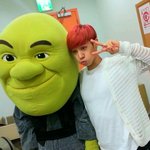 [비스트] <b>슈렉</b>과 인증샷 ㅋㅋㅋㅋㅋㅋㅋㅋㅋㅋㅋㅋㅋㅋㅋㅋㅋㅋ