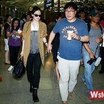 최근 이영애의 우아한 공항패션 모습! 변함없는 꿀피부는 여전하시네요...