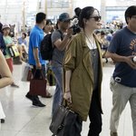이영애 여배우의 <b>위엄</b>이 느껴지는 공항 직찍