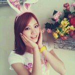 아이돌의 <b>깜찍</b>한 머리띠 셀카