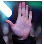 어느 한 아이돌의 손