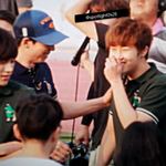 [인피니트] 유<b>느님</b> 토닥토닥에 규줍규줍