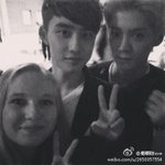 [EXO] <b>미국</b>팬이랑 <b>사진</b>찍어준 엑소