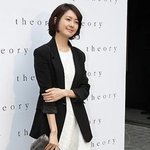 완벽 <b>도시</b>녀 이요원은 다리꼬는 모습마저 매력적인 듯?