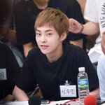 [EXO] <b>팬질</b> 누구랑같이해? 난혼자..됴르르 