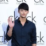 태평양 같이 넓은 어깨의 주인공 서인국! 한번 안겨보고파 ^.~