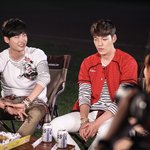 이종석과 김우빈의 <b>카스</b>후레쉬 야구장편 파파라치 사진 올려요~