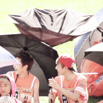 [EXO] 백현 : 우민횽아  내 <b>우산</b> 봐봐