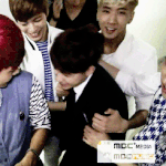 [EXO] <b>빅스</b>멤버들에게둘러싸인도경수