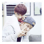 [EXO] 디오 이사진보고 충격먹음.. <b>표정관리</b>좀