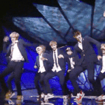 [EXO] 나를 보며 웃는다 너도 내게 끌리는지 눈 앞이 다 <b>캄캄</b>해