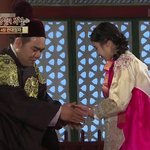 [아이유] 아이유 충격적인 손크기 .jpg