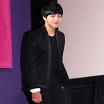 올블랙 수트 입으니 어른들 뺨치는 <b>여진구</b>