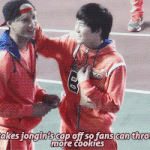 [EXO] 동생모자뺏어서 <b>앵벌이</b>하는리더