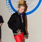 금발로 레게한 산다라박..... 흑흑흑