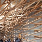 나무스틱으로 이루어진 일본 켄코<b>쿠마</b>의 '스타벅스' 매장