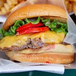 햄버거와 <b>단짝</b> 친구 감자튀김.jpg