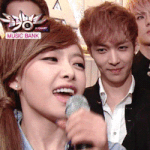 [EXO] 움짤有) <b>빅토리아</b>를 므훗하게 보는 레이