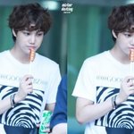 [EXO] 종인이 <b>핫바</b>머금