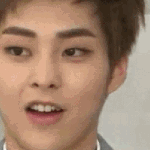 [EXO] 시우민 <b>치킨</b>먹이는짤.gif