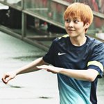 [EXO] 시우민 축구가 <b>취미</b>라더니 (+짤추)