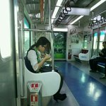 <b>전철</b> 식사녀
