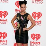 미키마우스 머리를 했는데 <b>여전사</b> 같은 케이티 페리