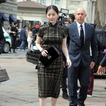 요즘 <b>연일</b> 화제 되고 있는 이영애패션 짤~  밀라노에서도 눈길!