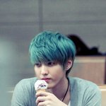 [EXO] 크리스 <b>민트색</b> 머리