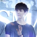 [EXO] 레이는 <b>팬심</b>버리고 그냥천사다