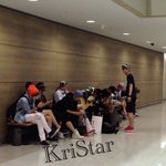 [EXO] 본격 현대인의 스맛폰에의한 대화<b>단절</b>