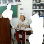 [아이돌] 아이돌들의 대학교 <b>등교</b> 직찍 모음.jpg