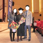 <b>사진속</b>의 남자분 키 몇으로 보이세요?