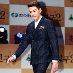 <b>품절</b>이라 그런지 더 잘생겨 보이는 김우빈...