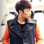 남자 아이돌의 가죽 <b>자켓</b>패션.jpg