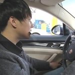 운전하는 모습의 아이돌들.jpg