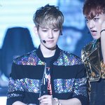 [EXO] 백현이 어깨 <b>굿</b>~