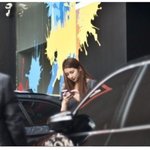 [<b>수지</b>] 자동차 매장에 나타난 <b>수지</b> 차뽑았네..ㄷㄷ