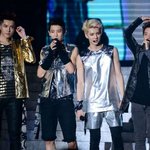 [EXO] 찬열이 팔 <b>워머</b>??