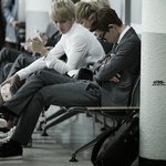 [EXO] 박차녈공항에서 지혼자화보찍음