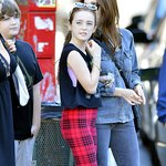 다리 길이가 후덜덜한 줄리안 무어 딸 <b>리브</b> 헬렌