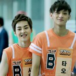 [EXO] 숙소에서 <b>숙제</b>하는 우민형 