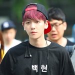 [EXO] 변백현의 어깨가 돋보이는 <b>사진</b> 모음
