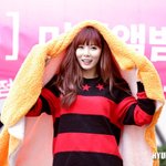 <b>쌀쌀</b>한 날씨 담요두른 아이돌