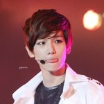 [EXO] 변백현 <b>행사</b>중에 스팸 먹고있는 짤
