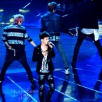 [EXO] 무대중에 무릎 꿇은 김종대;;;