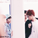 [EXO] 도경수랑 김준면 커플 <b>옷</b> 쳐다보는 박찬열 ㅋㅋㅋ