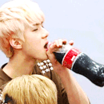 [EXO] 병째 들이키는 <b>오세훈</b>