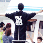 [EXO] <b>찬열</b>이 사진 찍어주는 경수