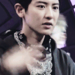 [EXO] <b>부채질</b>하는 찬열이